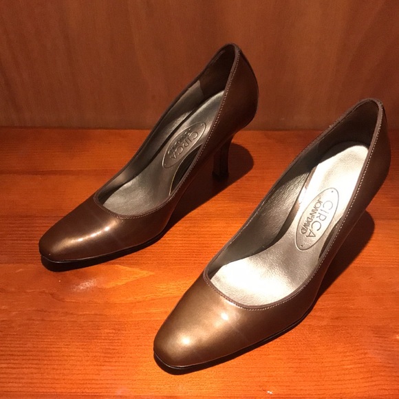 Circa Joan & David size 5 Women Shoes - Picture 2 of 3